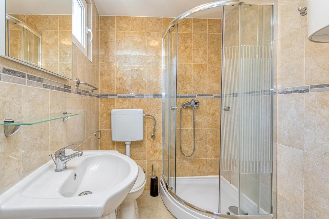 Rooms Vitoria On Joakim Square Poreč Exterior foto