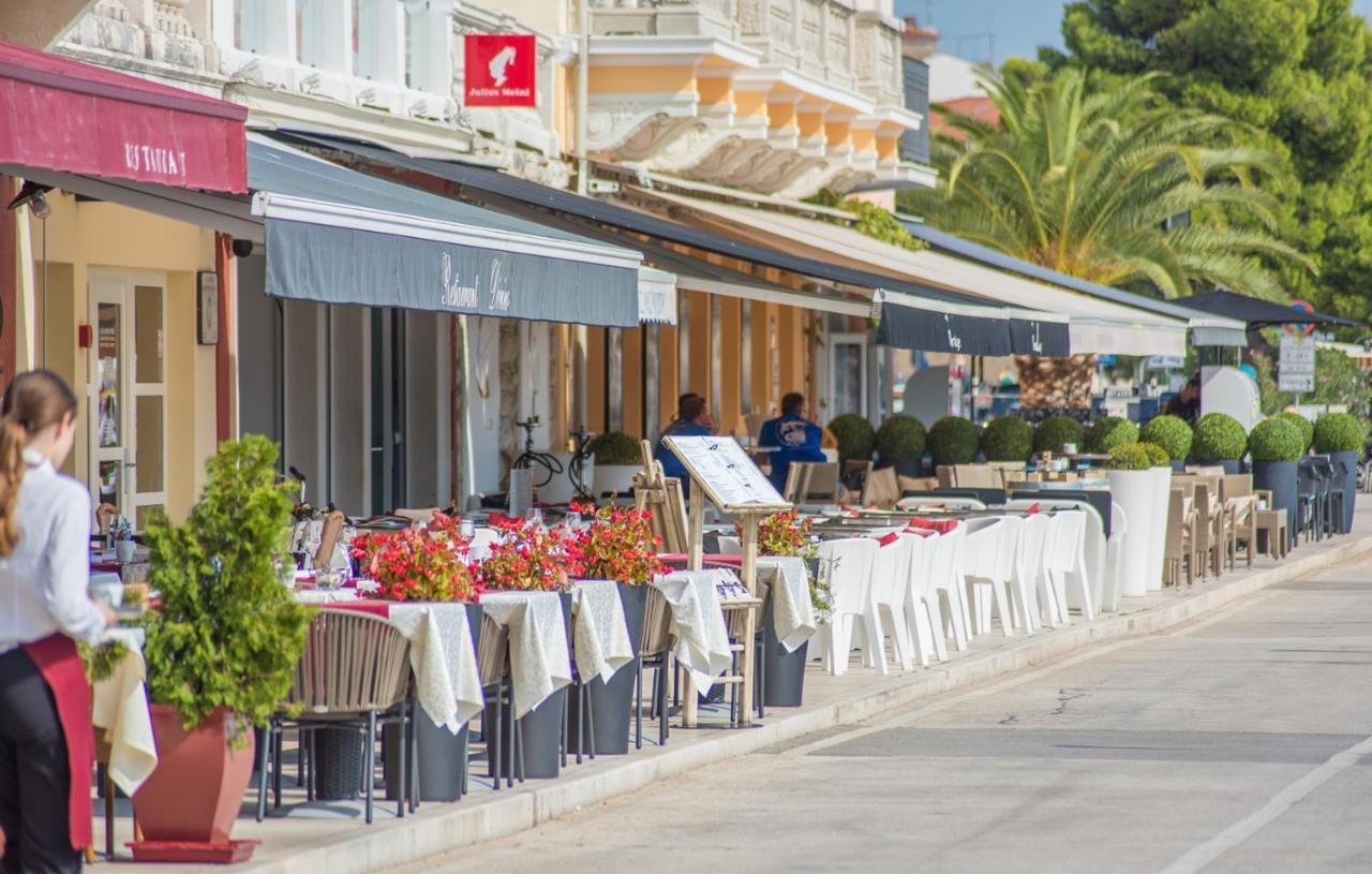 Rooms Vitoria On Joakim Square Poreč Exterior foto